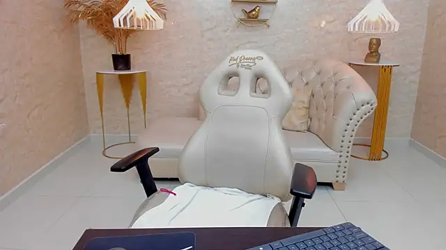 BBW CINDY online show from February 21, 2025, 7:10 pm
