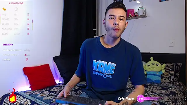 Snapshot of kyle_clint07 chatting on November 12, 2025, 1:10 am kyle clint07 online show from November 12, 2025, 1:10 am