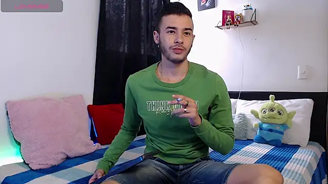 Snapshot of kyle_clint07 chatting on December 15, 2025, 3:51 pm kyle clint07 online show from December 15, 2025, 3:51 pm