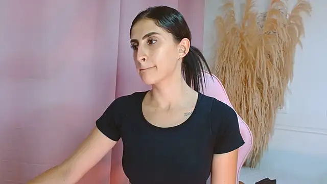 Danella houston online show from June 5, 2026, 7:52 pm