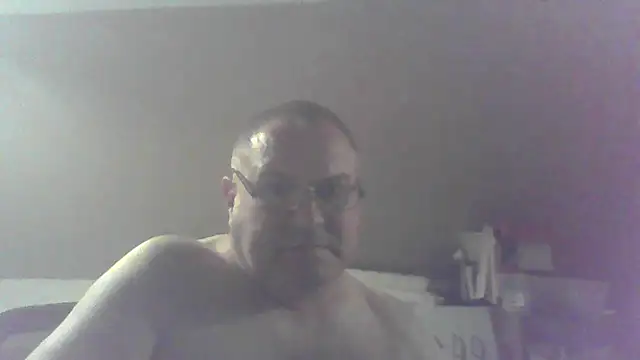 Snapshot of mkestr69 chatting on October 13, 2025, 3:19 am mkestr69 online show from October 13, 2025, 3:19 am