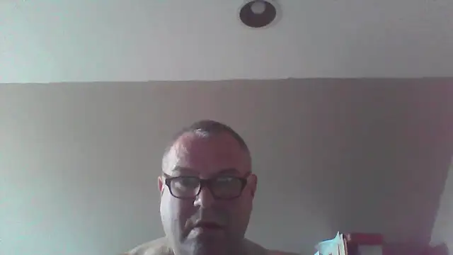 Snapshot of mkestr69 chatting on April 15, 2026, 5:06 pm mkestr69 online show from April 15, 2026, 5:06 pm