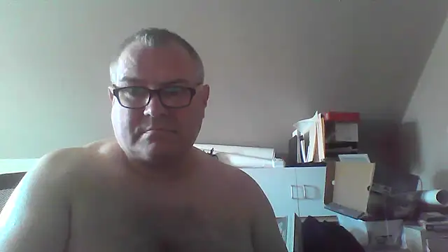 Snapshot of mkestr69 chatting on April 21, 2026, 3:07 pm mkestr69 online show from April 21, 2026, 3:07 pm