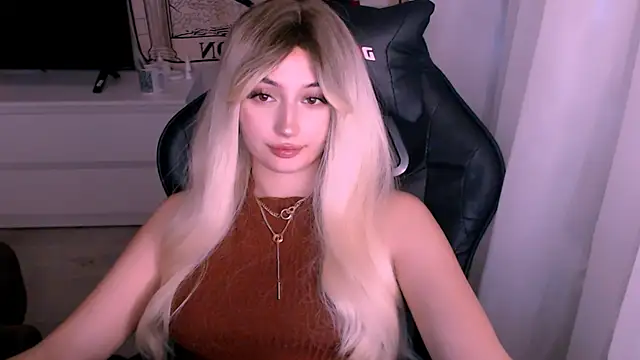 beauty blonde online show from October 22, 2025, 1:05 am