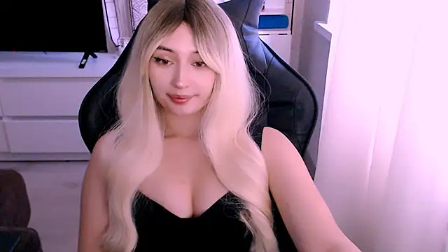 beauty blonde online show from October 17, 2025, 3:10 am