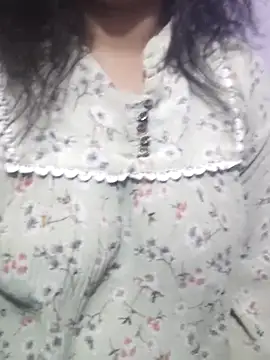 Your cutiepie  online show from December 14, 2025, 5:46 am