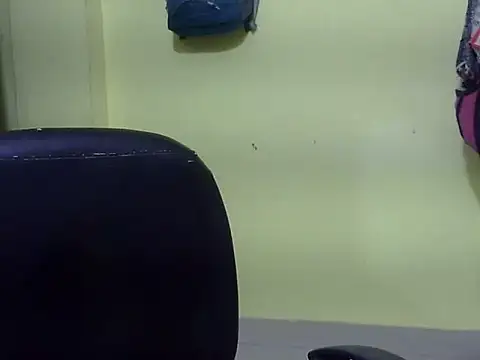 Your cutiepie  online show from October 23, 2025, 6:06 pm