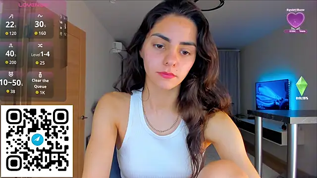 Snapshot of EmiliaZen chatting on November 11, 2025, 4:02 pm EmiliaZen online show from November 11, 2025, 4:02 pm