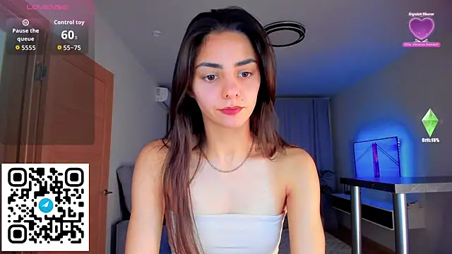 Snapshot of EmiliaZen chatting on October 17, 2025, 5:48 pm EmiliaZen online show from October 17, 2025, 5:48 pm