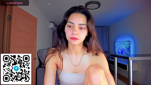 Snapshot of EmiliaZen chatting on October 21, 2025, 3:22 pm EmiliaZen online show from October 21, 2025, 3:22 pm