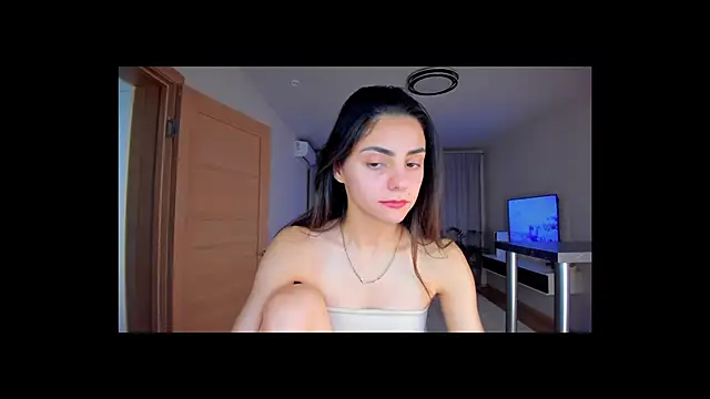 Snapshot of EmiliaZen chatting on December 2, 2025, 6:42 pm EmiliaZen online show from December 2, 2025, 6:42 pm