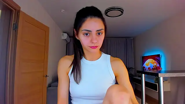 Snapshot of EmiliaZen chatting on October 15, 2025, 5:21 pm EmiliaZen online show from October 15, 2025, 5:21 pm