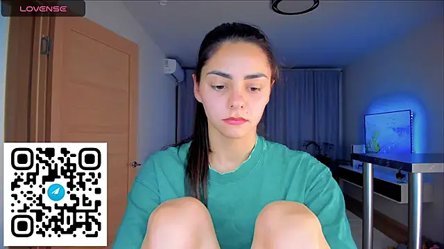 Snapshot of EmiliaZen chatting on November 20, 2025, 6:19 pm EmiliaZen online show from November 20, 2025, 6:19 pm