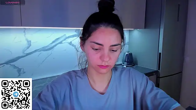 Snapshot of EmiliaZen chatting on June 9, 2026, 9:38 pm EmiliaZen online show from June 9, 2026, 9:38 pm