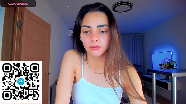 Snapshot of EmiliaZen chatting on October 27, 2025, 5:36 pm EmiliaZen online show from October 27, 2025, 5:36 pm