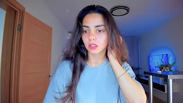 Snapshot of EmiliaZen chatting on October 29, 2025, 1:10 pm EmiliaZen online show from October 29, 2025, 1:10 pm