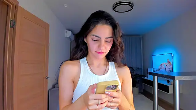 Snapshot of EmiliaZen chatting on November 21, 2025, 5:56 pm EmiliaZen online show from November 21, 2025, 5:56 pm