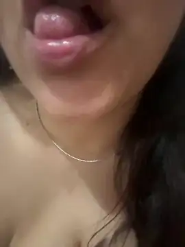 daianaspencer online show from May 7, 2026, 7:23 am