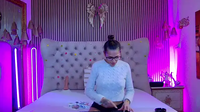 PlayfulShow online show from February 8, 2026, 11:30 am