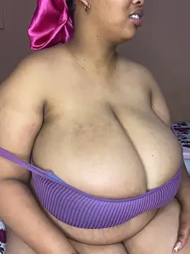 Snapshot of NonoGotBoobies chatting on October 19, 2025, 12:13 am NonoGotBoobies online show from October 19, 2025, 12:13 am