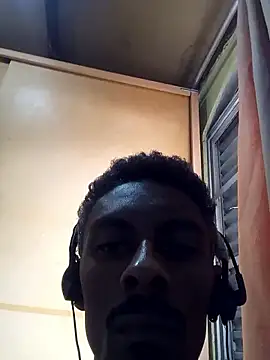 Snapshot of SafadoDiv__ chatting on October 4, 2025, 2:40 pm SafadoDiv online show from October 4, 2025, 2:40 pm