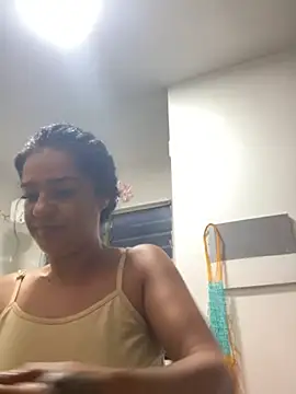 dulcecataliina online show from September 24, 2025, 10:33 am