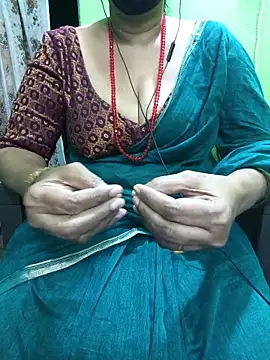 Snapshot of niiveditha chatting on November 17, 2025, 1:04 pm niiveditha online show from November 17, 2025, 1:04 pm