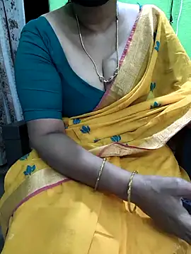 Snapshot of niiveditha chatting on November 7, 2025, 9:25 am niiveditha online show from November 7, 2025, 9:25 am