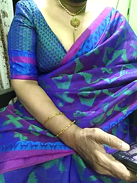 Snapshot of niiveditha chatting on November 16, 2025, 1:27 pm niiveditha online show from November 16, 2025, 1:27 pm