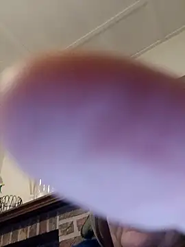 Snapshot of NoLubricantNeeded chatting on November 16, 2025, 10:24 pm NoLubricantNeeded online show from November 16, 2025, 10:24 pm