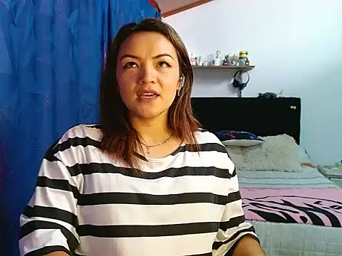 Snapshot of PenelopeMist chatting on March 12, 2025, 9:24 pm PenelopeMist online show from March 12, 2025, 9:24 pm