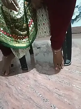 Hot-anjale online show from October 25, 2025, 1:12 pm