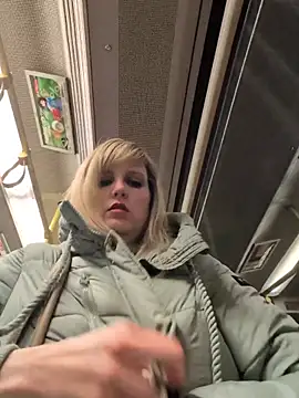 Snapshot of Sexybiene969 chatting on December 15, 2025, 5:30 pm Sexybiene969 online show from December 15, 2025, 5:30 pm