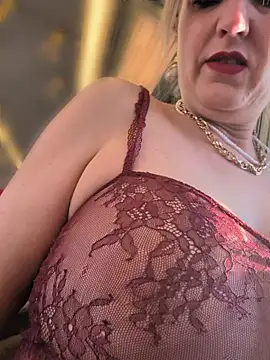 Sexybiene969 online show from April 8, 2026, 4:19 pm