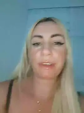 Snapshot of visnjica chatting on July 8, 2026, 9:15 pm visnjica online show from July 8, 2026, 9:15 pm