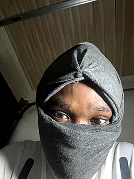 OneWhoBringsJoy online show from November 10, 2025, 12:04 am