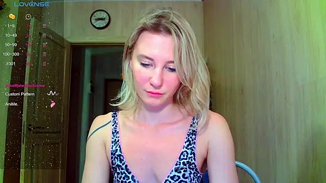 Caramel piegirl online show from July 18, 2026, 8:50 pm