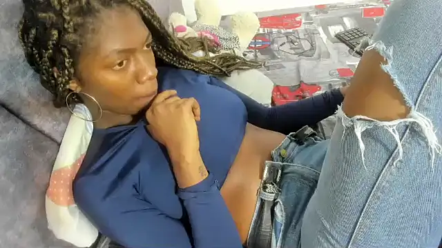 Snapshot of enyelsalas2 chatting on November 25, 2025, 1:17 am enyelsalas2 online show from November 25, 2025, 1:17 am