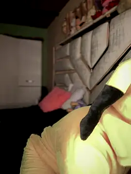 Laura-Khalifa online show from September 15, 2025, 5:52 am