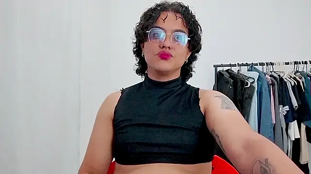 Snapshot of Diane_blossom chatting on February 23, 2026, 12:01 am Diane blossom online show from February 23, 2026, 12:01 am