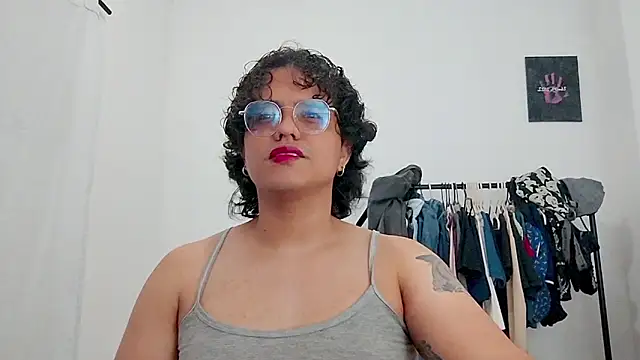 Snapshot of Diane_blossom chatting on March 1, 2026, 12:32 am Diane blossom online show from March 1, 2026, 12:32 am