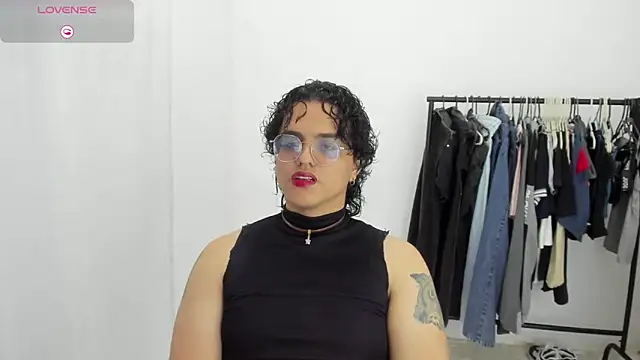 Snapshot of Diane_blossom chatting on February 23, 2026, 10:54 pm Diane blossom online show from February 23, 2026, 10:54 pm