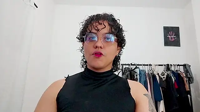 Snapshot of Diane_blossom chatting on March 7, 2026, 12:06 am Diane blossom online show from March 7, 2026, 12:06 am