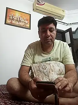 Snapshot of innocentboy1987 chatting on September 23, 2025, 6:53 am innocentboy1987 online show from September 23, 2025, 6:53 am