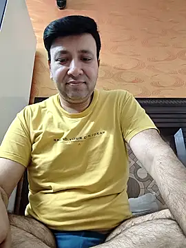 innocentboy1987 online show from May 7, 2026, 4:32 pm