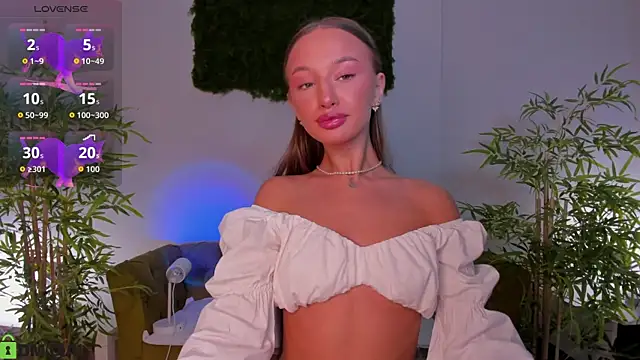 Snapshot of miiss__lulu chatting on July 22, 2026, 1:18 am miiss lulu online show from July 22, 2026, 1:18 am