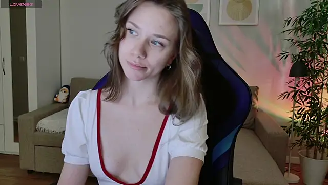 Snapshot of alexa_feels_ chatting on May 7, 2026, 4:10 pm alexa feels online show from May 7, 2026, 4:10 pm