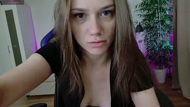Snapshot of alexa_feels_ chatting on May 9, 2026, 4:32 pm alexa feels online show from May 9, 2026, 4:32 pm