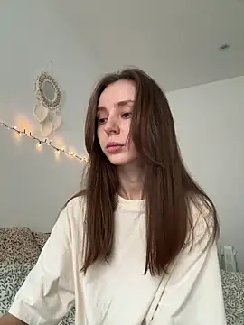 RosieMills online show from December 16, 2025, 3:27 pm