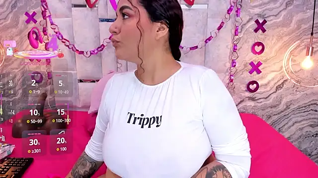 Snapshot of MelissaBloomm chatting on February 23, 2026, 1:44 pm MelissaBloomm online show from February 23, 2026, 1:44 pm